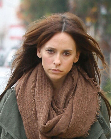 Jennifer Love Hewitt Out About Studio City