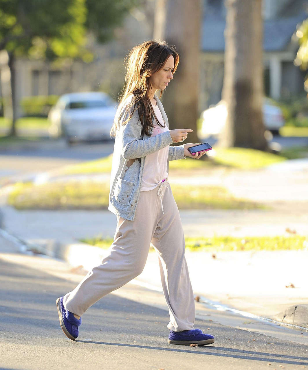 Jennifer Love Hewitt Slippers Outand About Los Angeles