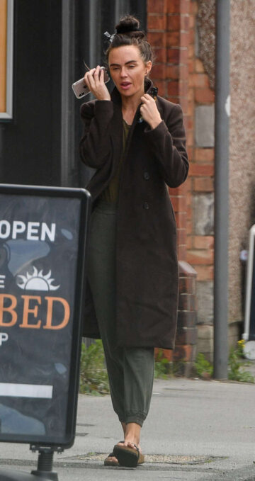 Jennifer Metcalfe Out About Manchester