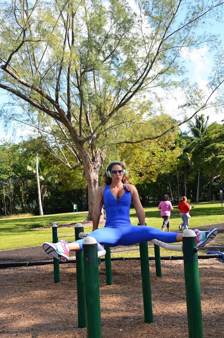 Jennifer Nicole Lee Working Out South Beach Outdoor Gym