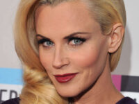 Jenny Mccarthy 39th Annual American Music Awards Los Angeles