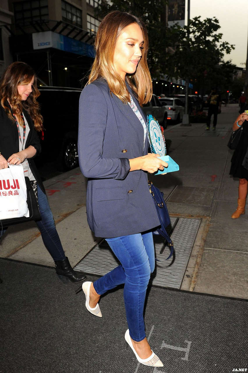 Jessica Alba Arrives Back Her Hotel New York