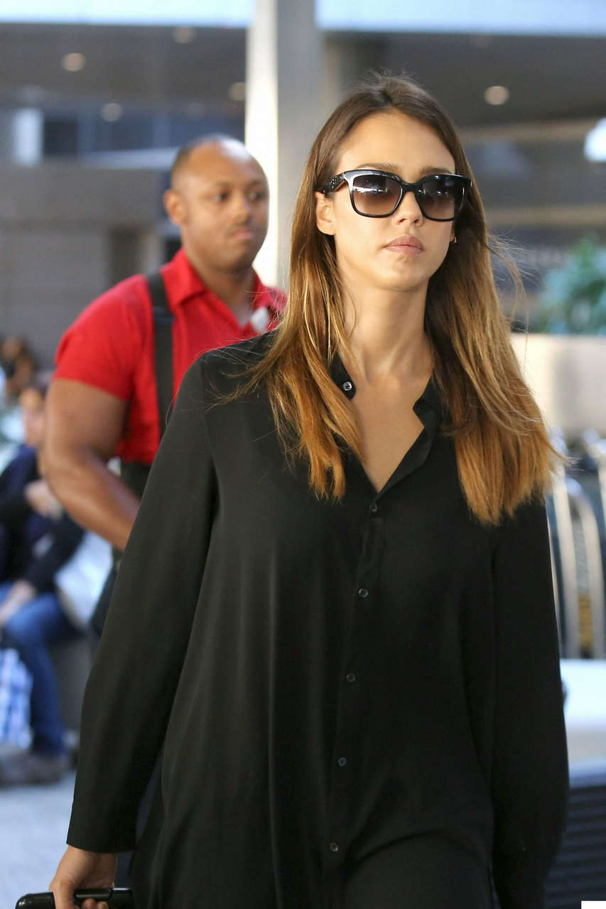 Jessica Alba Arrives Los Angeles International Airport
