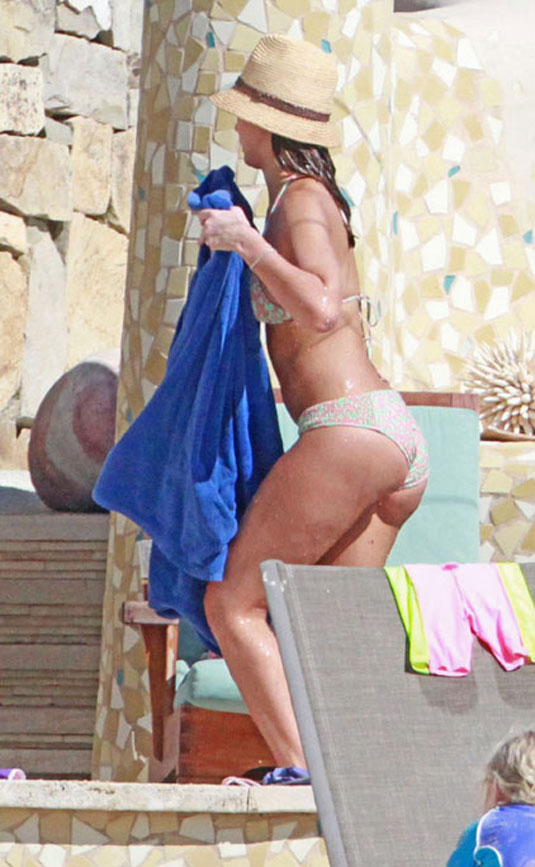 Jessica Alba Bikini Candids Los Cabos