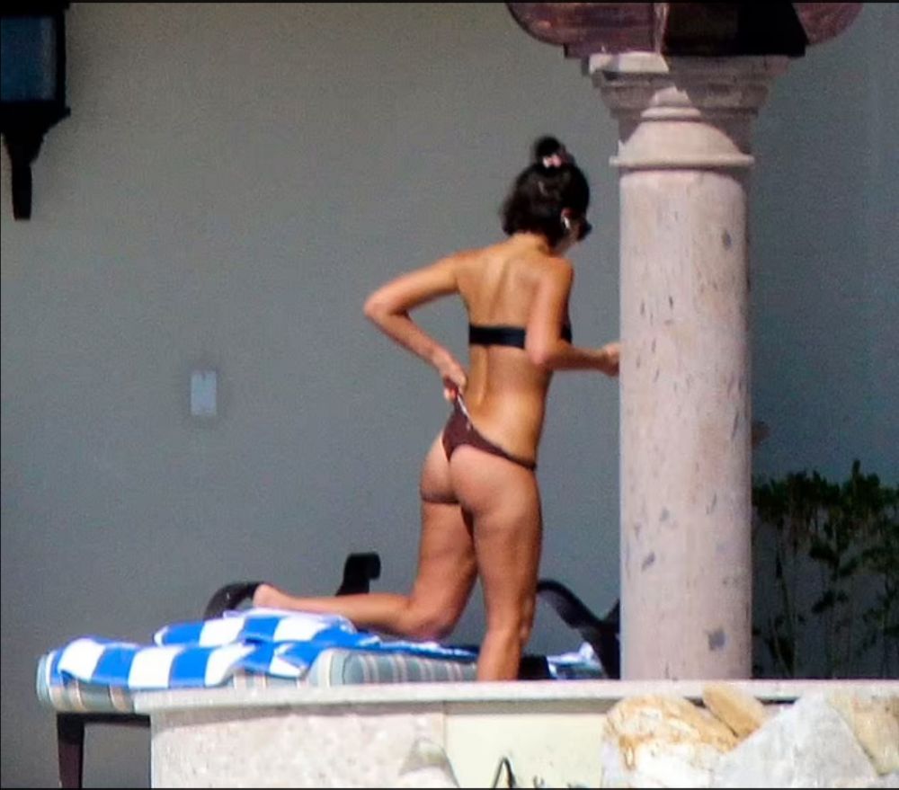 Jessica Alba Bikini Vacation Cabo San Lucas
