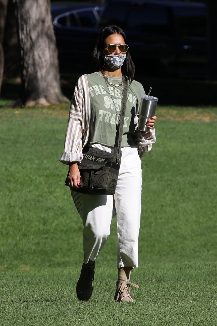 Jessica Alba Her Kid S Soccer Game West Hollywood