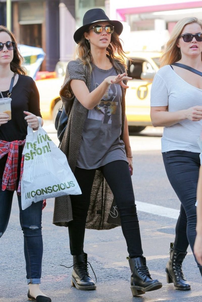 Jessica Alba Out Shopping New York