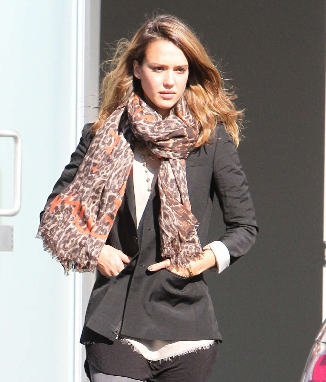 Jessica Alba Visits An Los Angeles Office Building