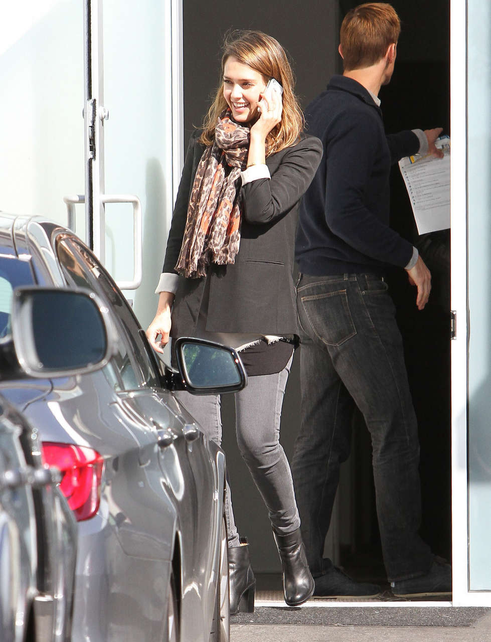 Jessica Alba Visits An Los Angeles Office Building