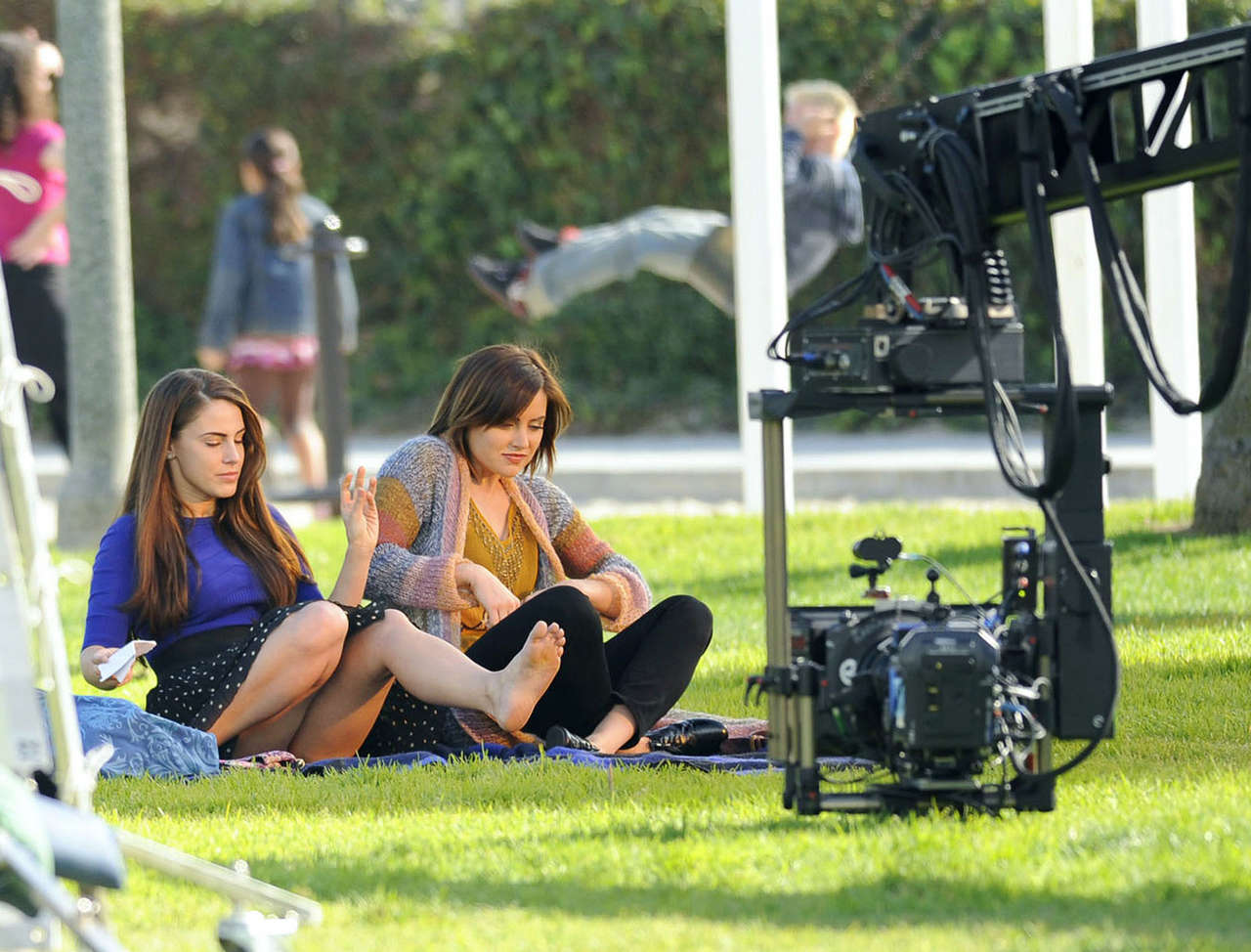 Jessica Lowndes 90210 Set Park Los Angeles