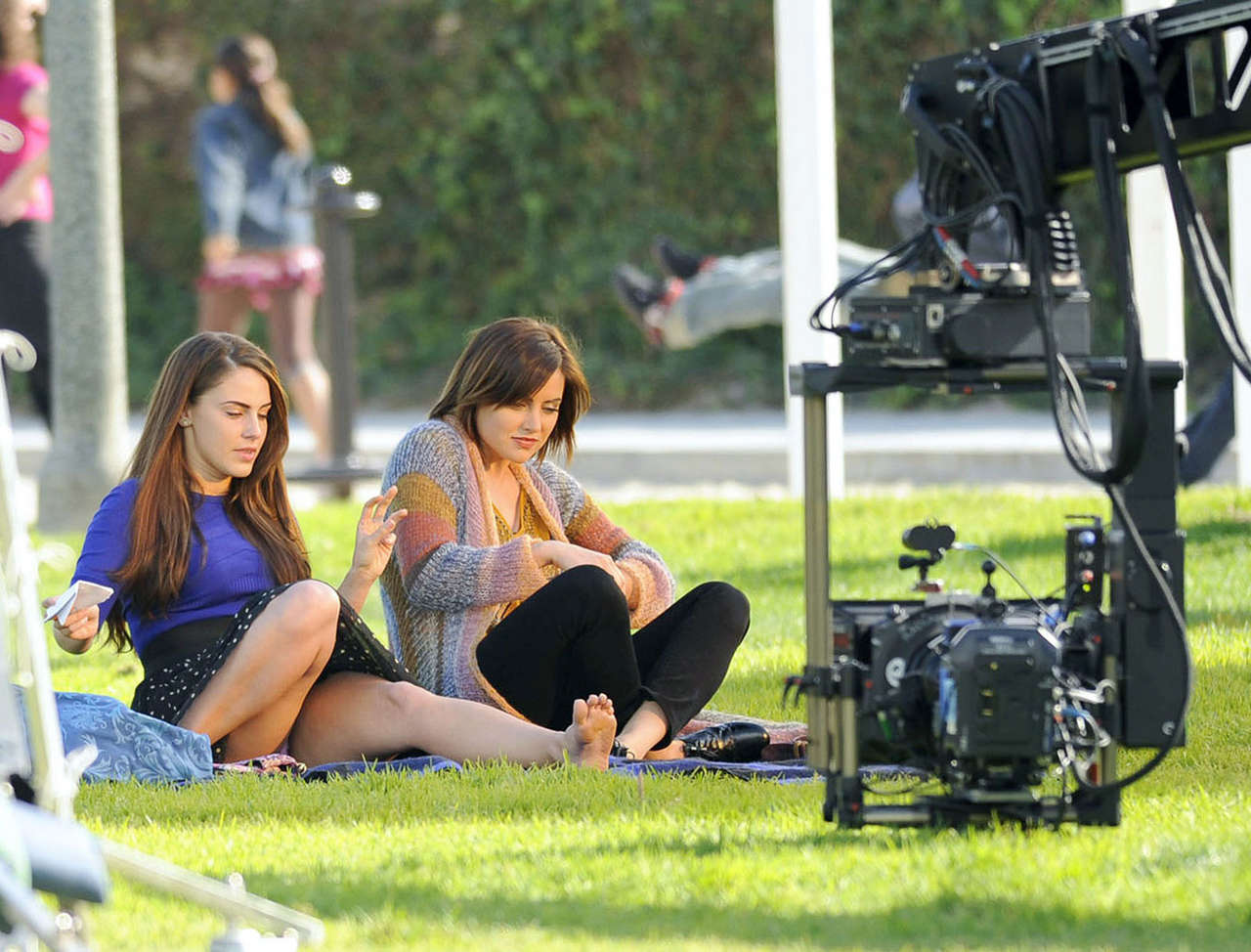 Jessica Lowndes 90210 Set Park Los Angeles
