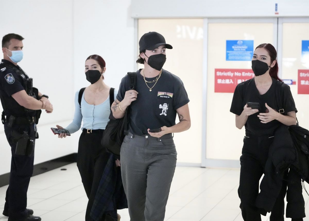 Jessica Origliasso And Alex Smith Jessica Origliasso Arrives Gold Coast Airport