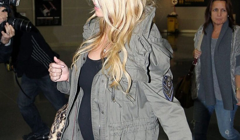 Jessica Simpson Jfk Airport (8 photos)