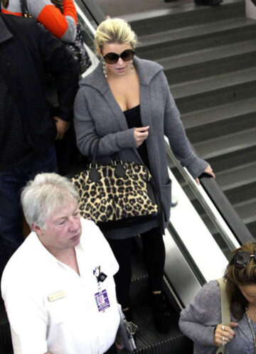 Jessica Simpson Lax Airport