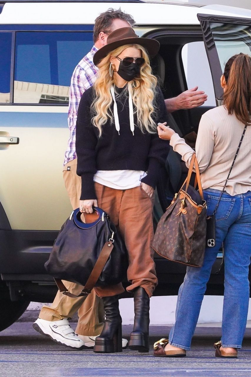 Jessica Simpson Out Beverly Hills