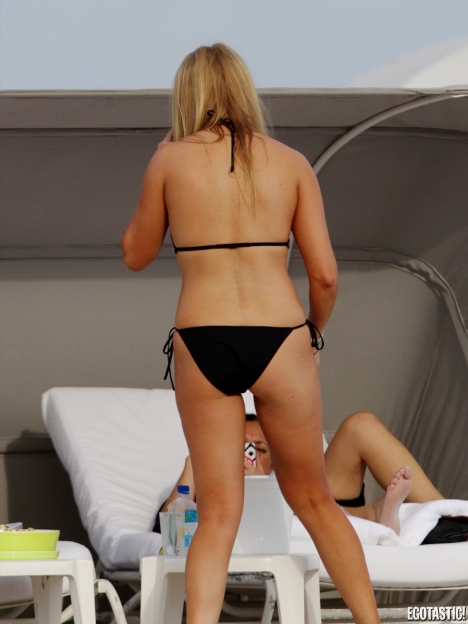 Jill Martin Shows Her Hot Bikini Body