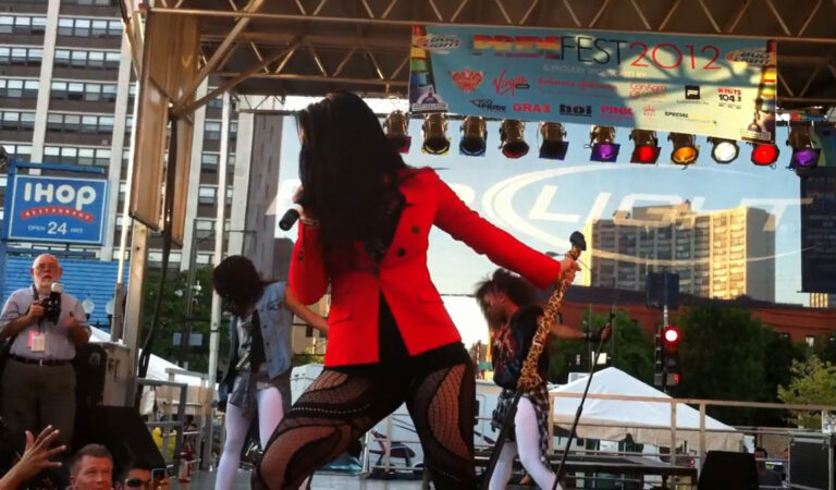 Joanna Jojo Levesque Performs Chicago Pride Event (15 photos)