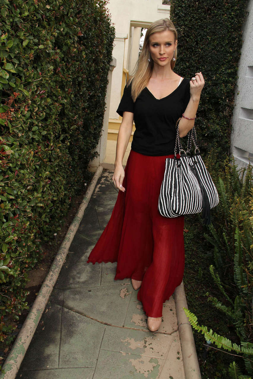 Joanna Krupa Out About Beverly Hills
