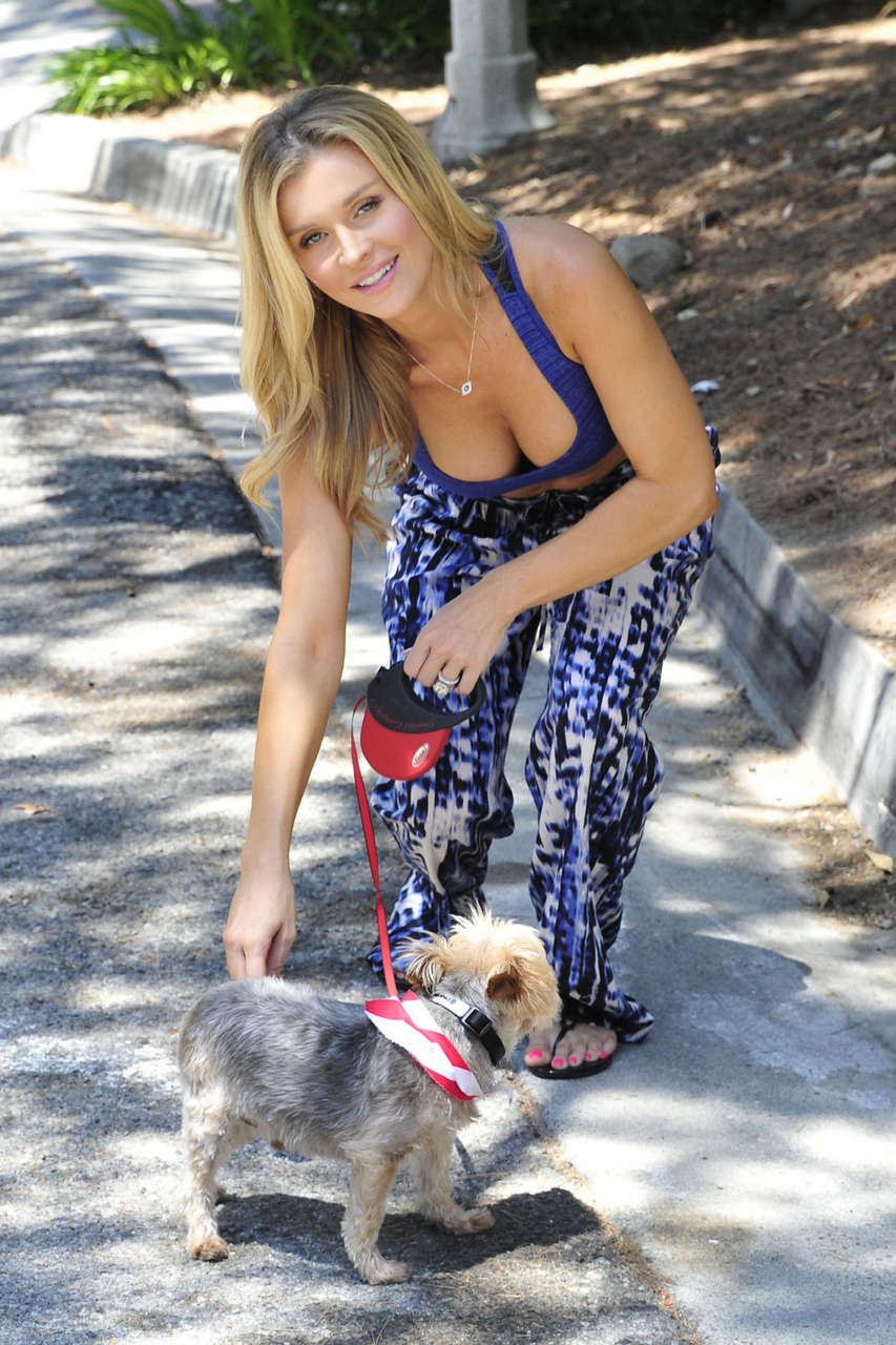 Joanna Krupa Tank Top Walks Her Dog Out Miami