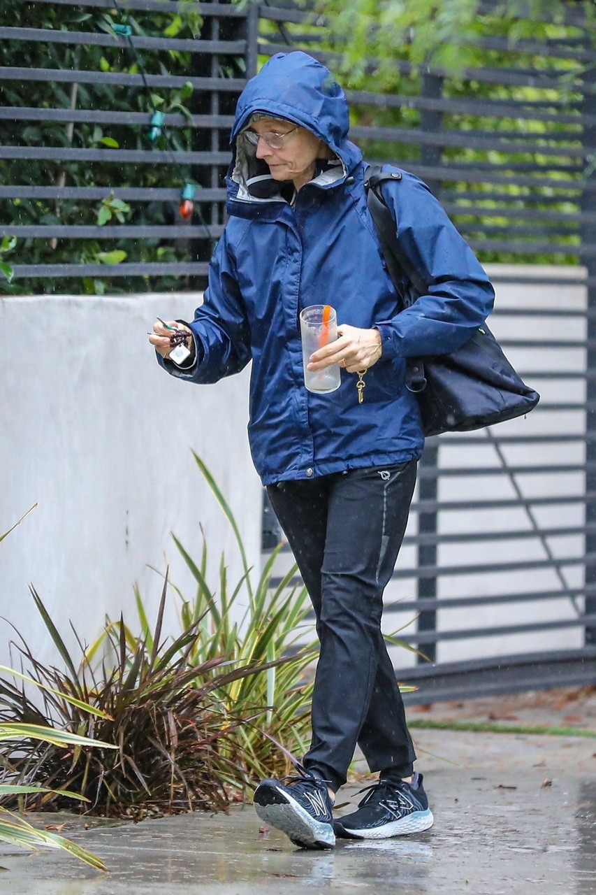 Jodie Foster Arrives Gym Beverly Hills