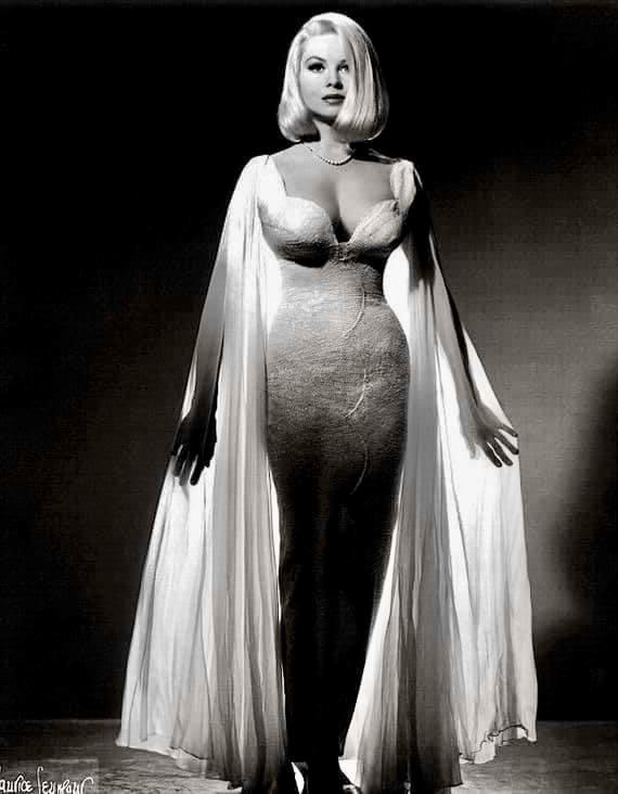 Joi Lansing Hot