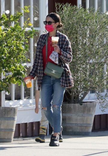 Jordana Brewster Out About Brentwood
