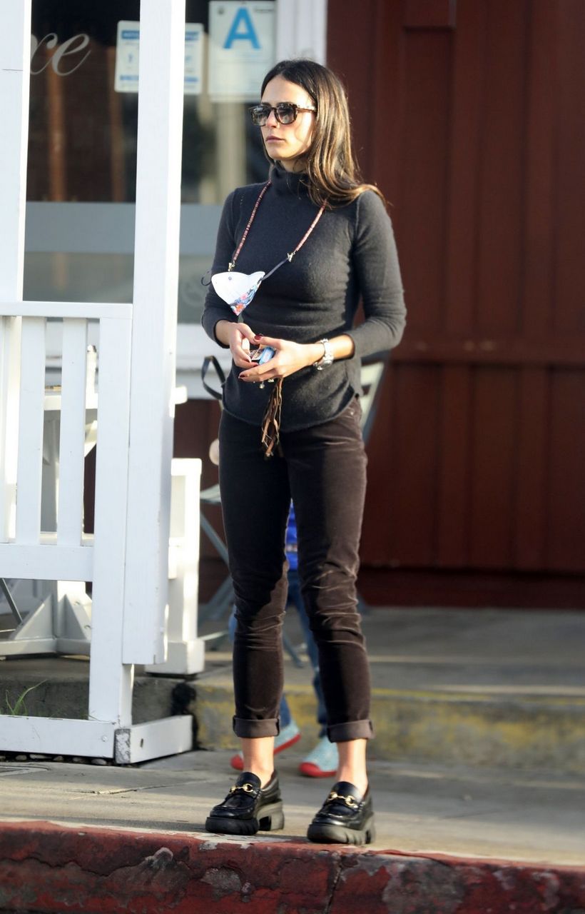 Jordana Brewster Out For Coffee Los Angeles