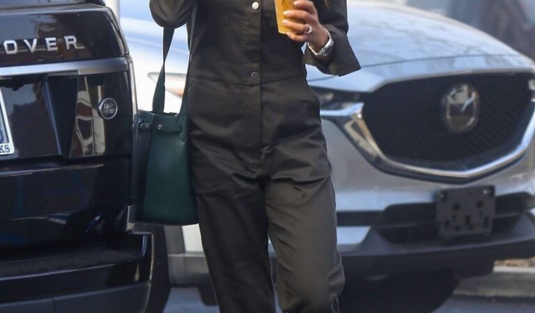 Jordana Brewster Out For Drinks Brentwood (10 photos)