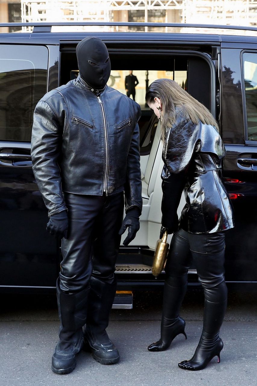 Julia Fox And Kanye West Arrives Haute Couture 2022 Schiaparelli Show Paris Fashion Week