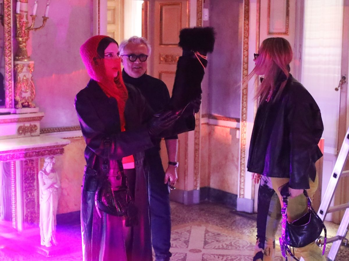 Julia Fox Arrives Giuseppe Zanotti Showroom Milan Fashion Week