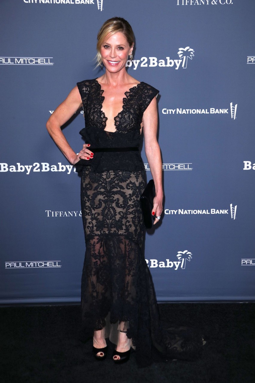 Julie Bowen Baby2baby 10 Year Gala Los Angeles
