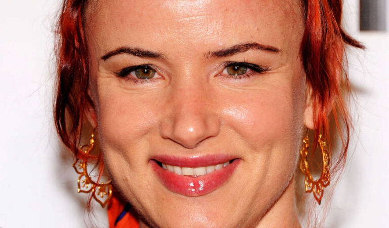 Juliette Lewis 16th Annual Webby Awards New York (5 photos)