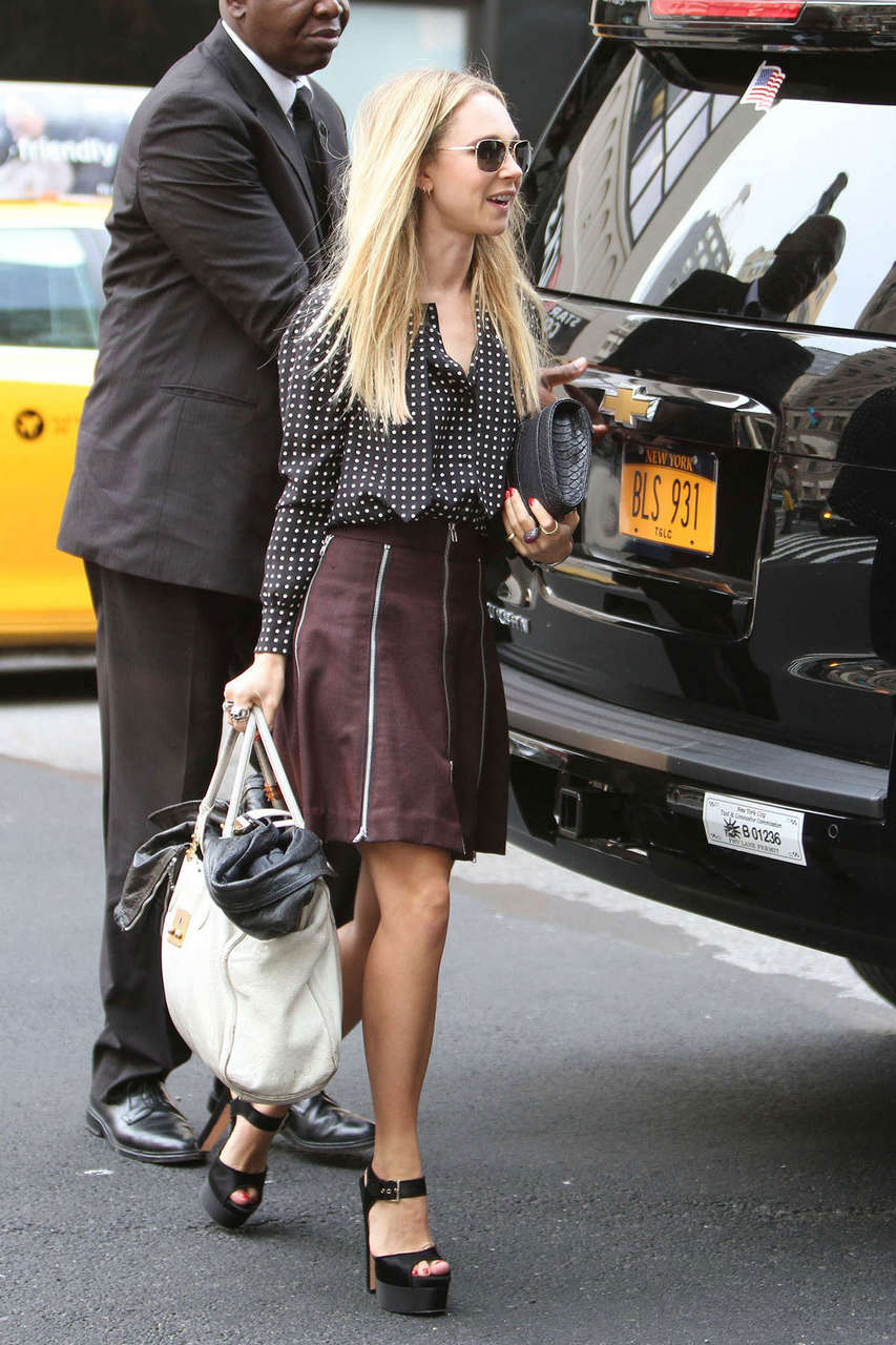 Juno Temple Arrives Her Hotel New York