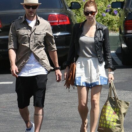 Justin Timberlake And Jessica Biel (1 photo)