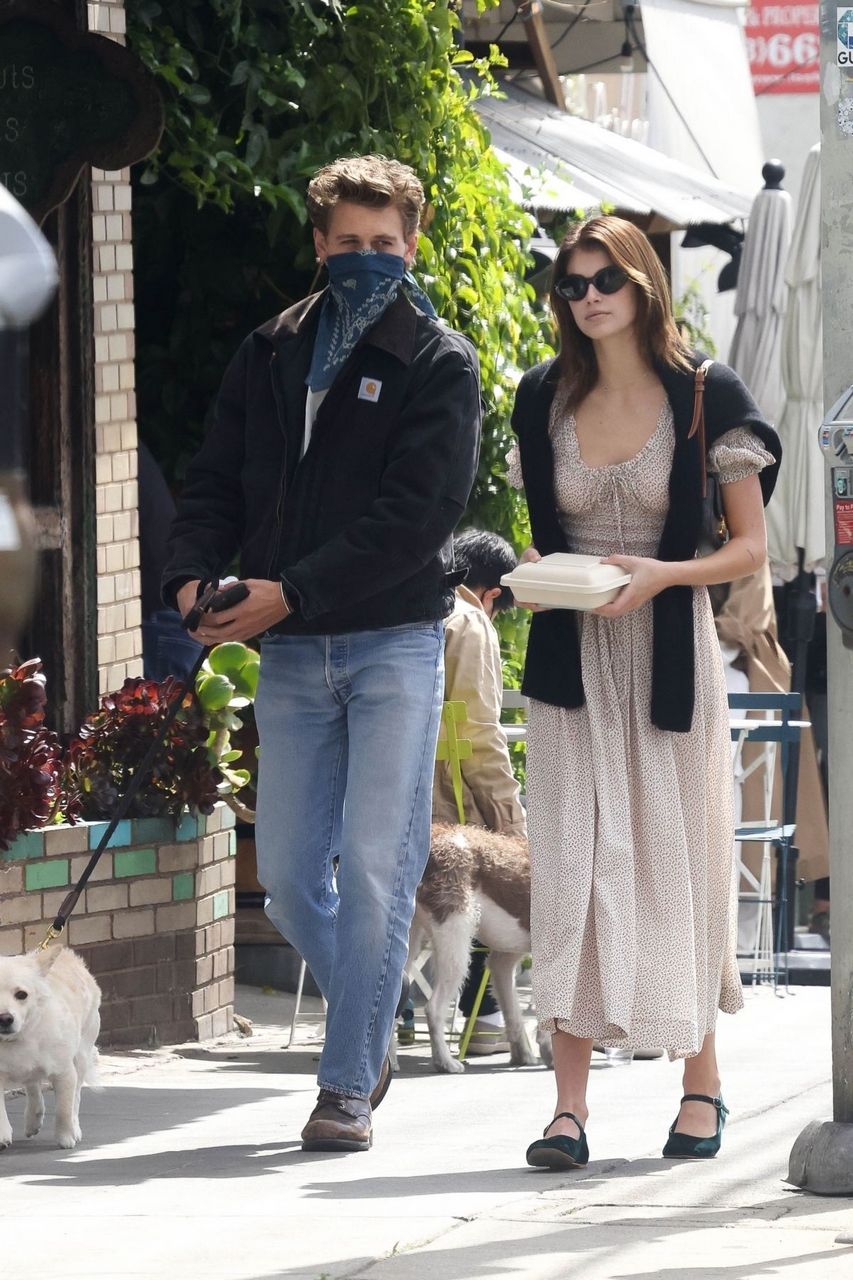 Kaia Gerber And Austin Butler Out For Lunch Los Feliz