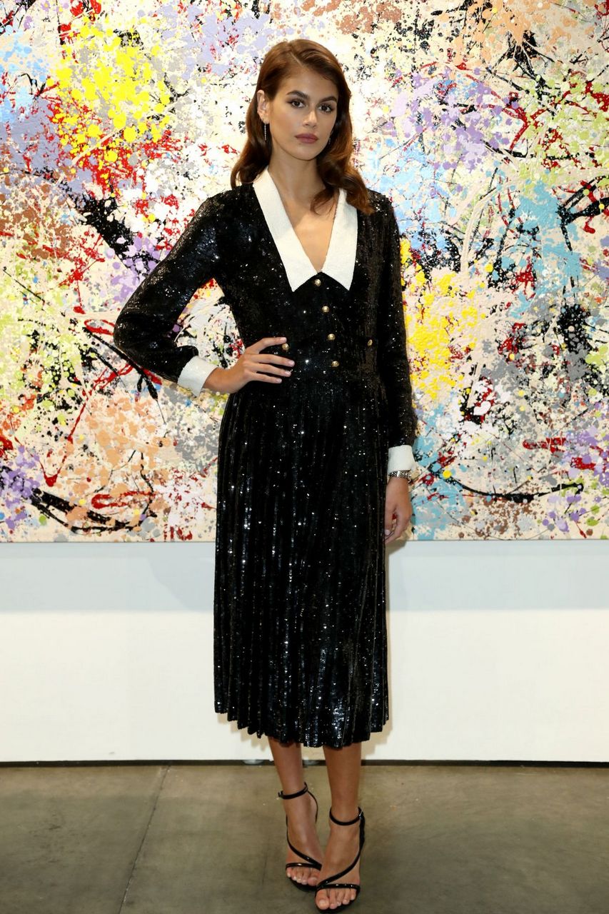 Kaia Gerber Hosts An Art Show Benefiting St Jude La Convention Center Los Angeles