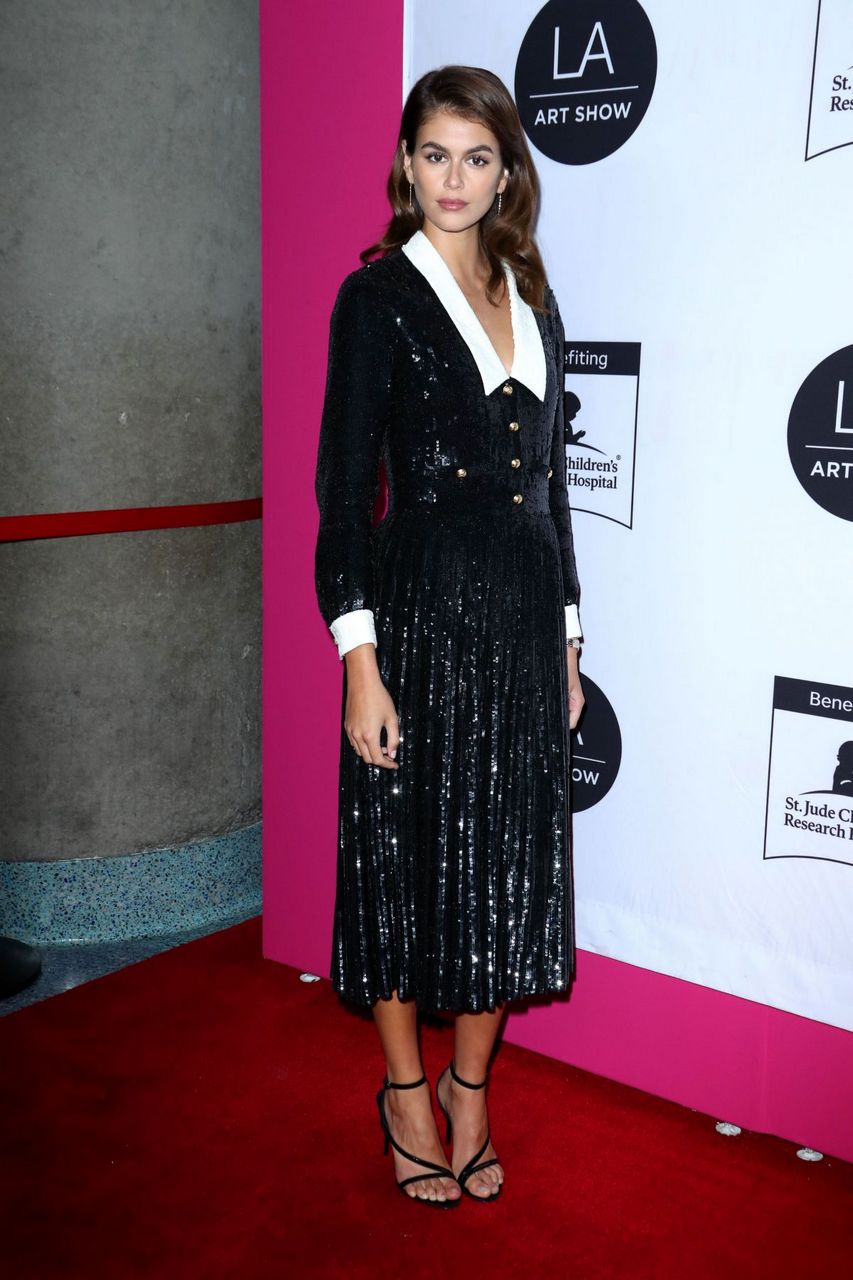 Kaia Gerber Hosts An Art Show Benefiting St Jude La Convention Center Los Angeles
