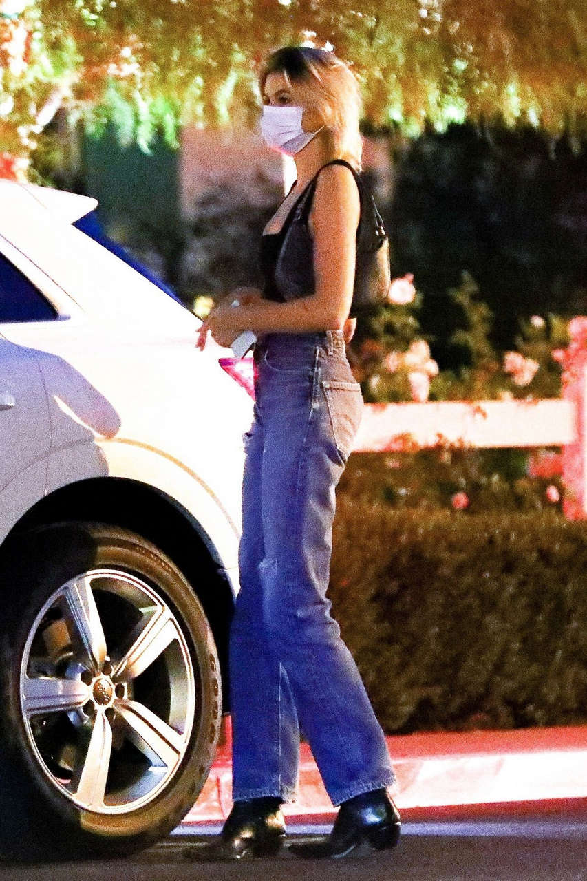 Kaia Gerber Out For Dinner With Friends Los Angeles