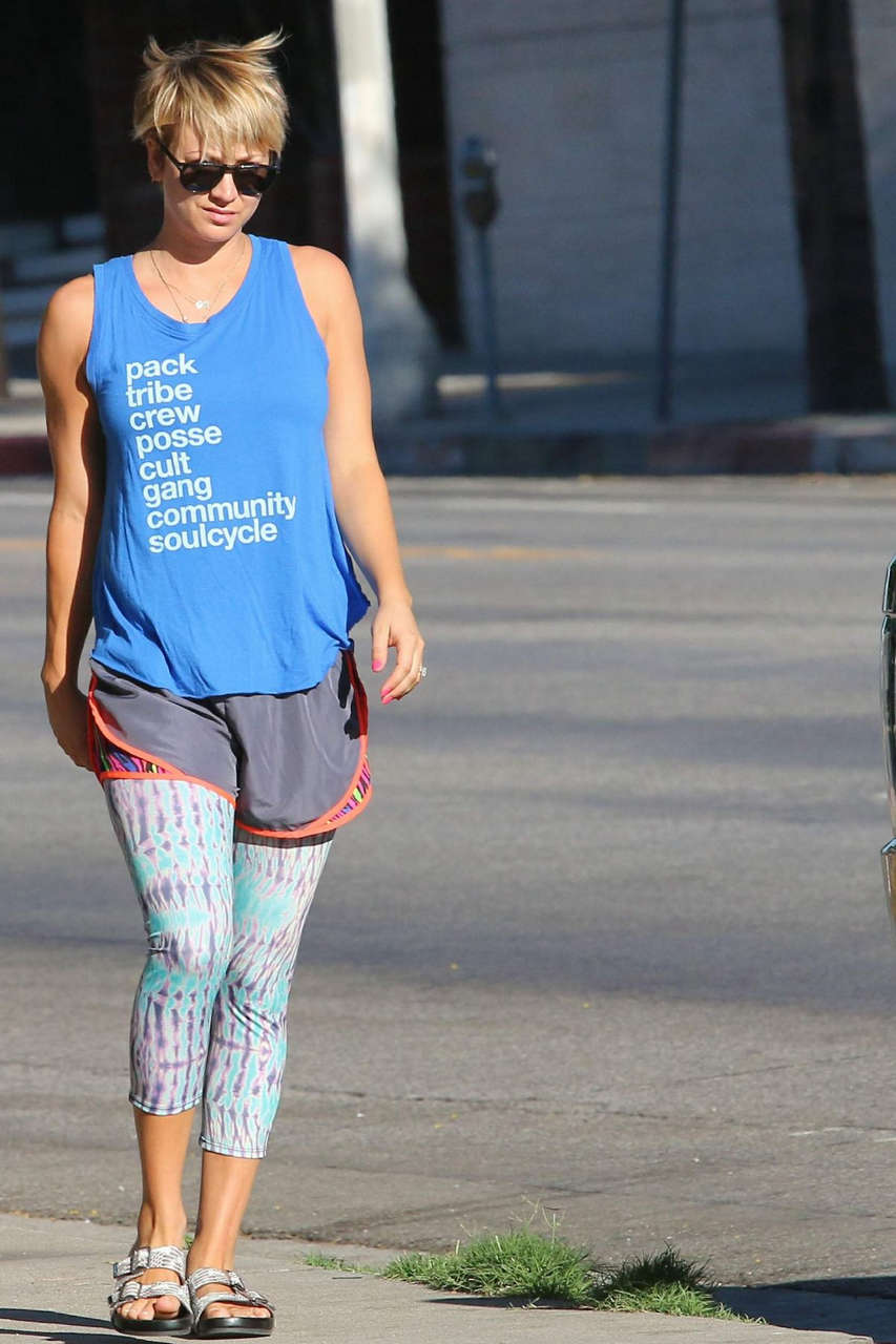 Kaley Cuoco Arrives Yoga Class Los Angeles