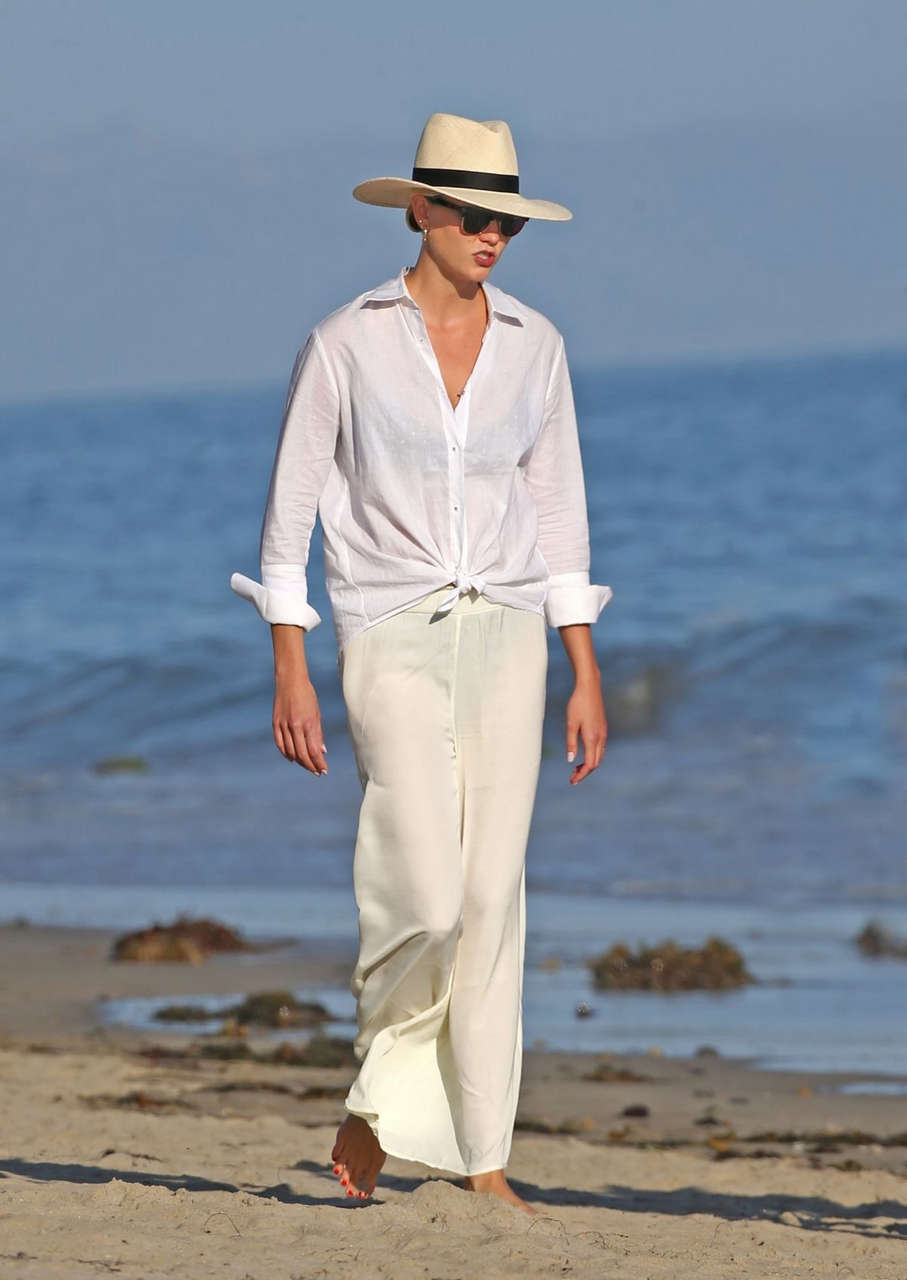 Karlie Kloss Out Beach Santa Monica