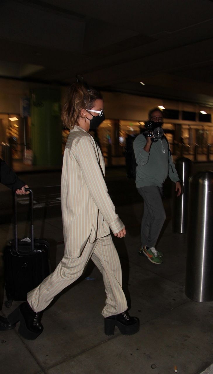Kate Beckinsale Arrives Lax Airport Los Angeles
