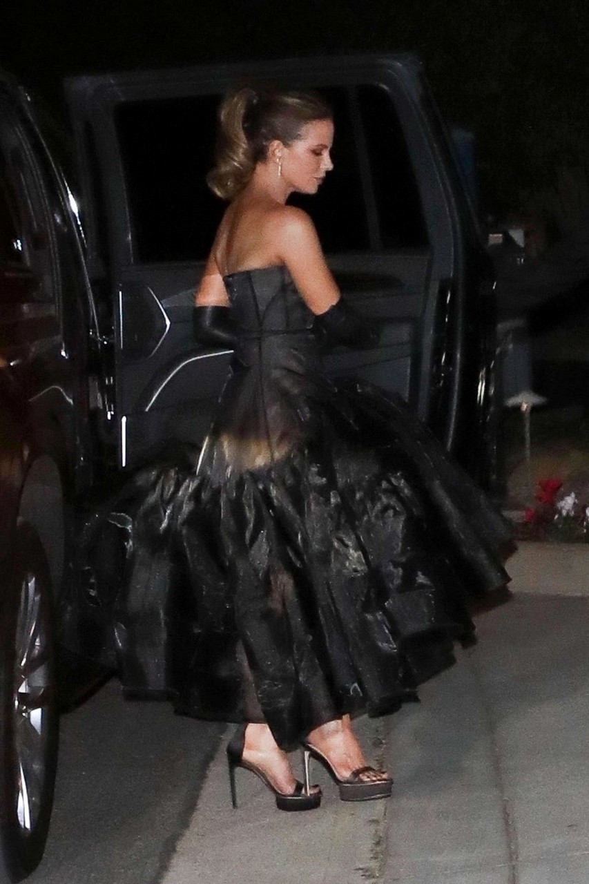 Kate Beckinsale Arrives Paris Hilton S Wedding Party Beverly Hills