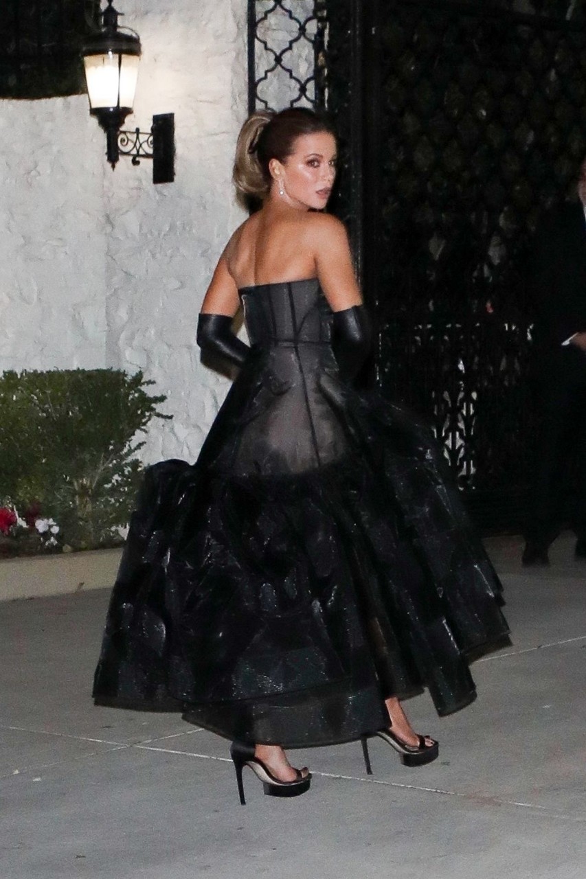 Kate Beckinsale Arrives Paris Hilton S Wedding Party Beverly Hills