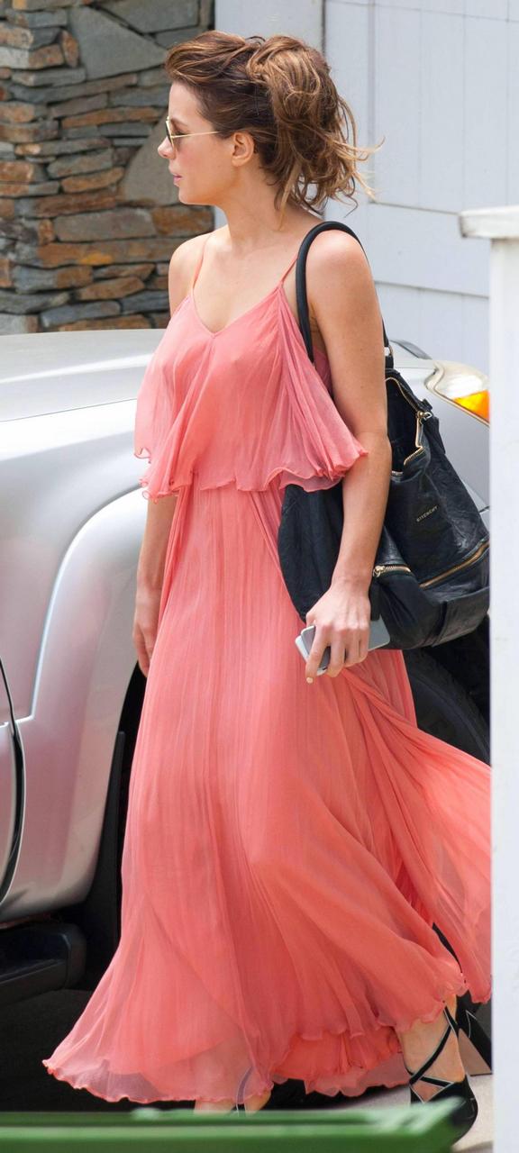 Kate Beckinsale Hot