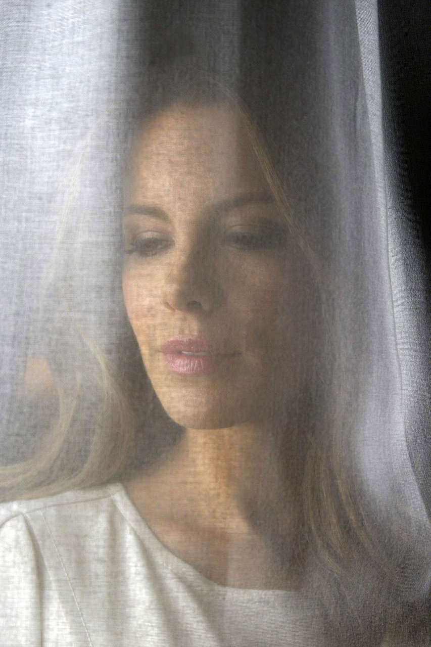 Kate Beckinsale La Times Magazine Photoshoot By Gary Friedman