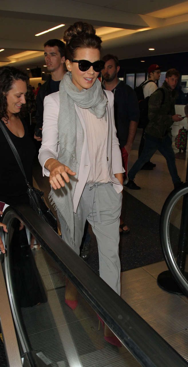 Kate Beckinsale Lax Airport