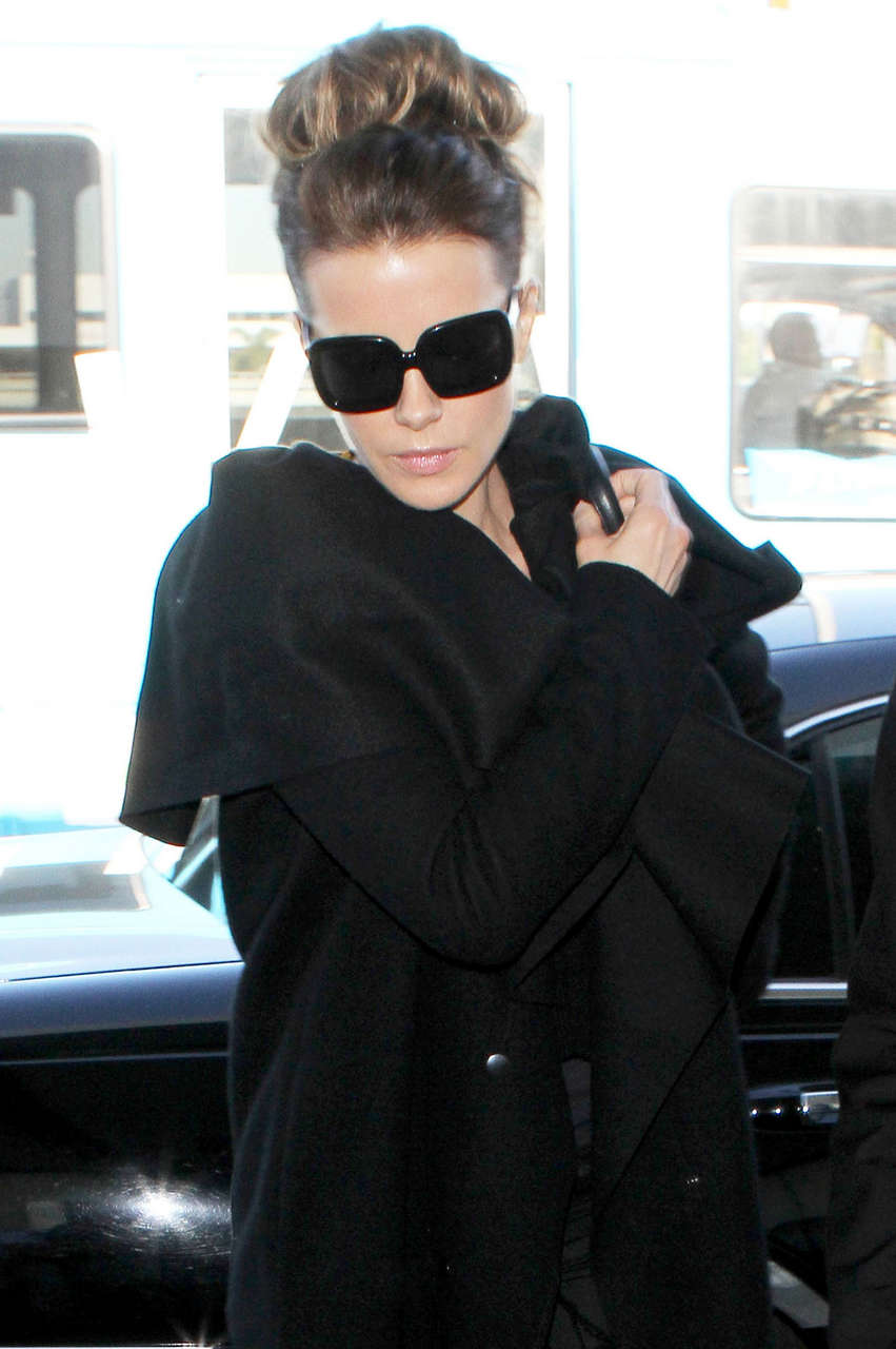 Kate Beckinsale Lax Airpot Los Angeles
