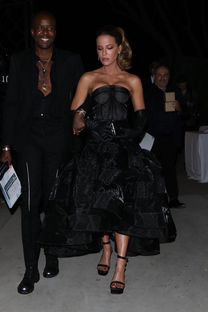 Kate Beckinsale Leaves Paris Hilton S Wedding Party Beverly Hills