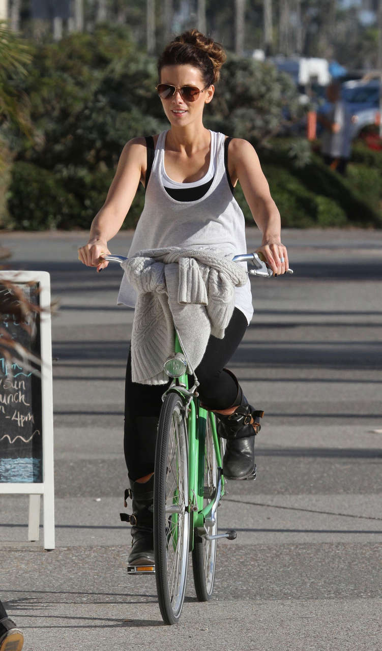 Kate Beckinsale Tight Pants Bike Ride Los Angeles