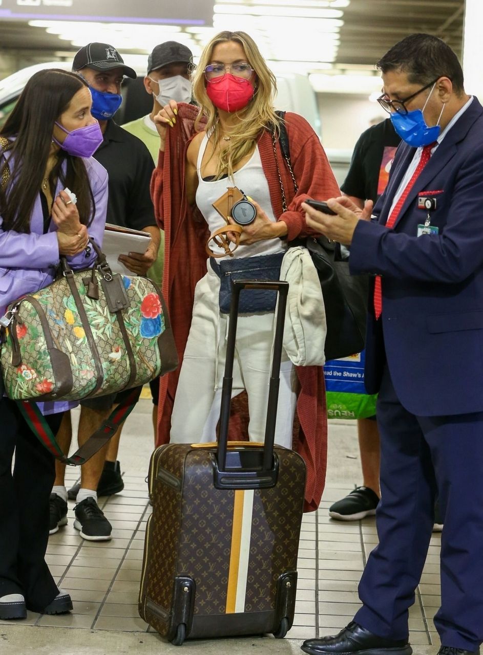Kate Hudson Arrives Miami International Airport